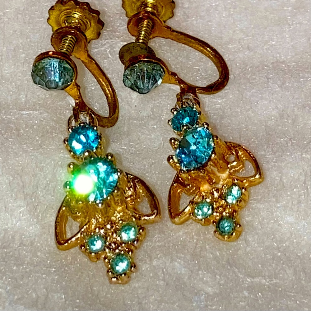 Vintage 40s Screw Back Aquamarine Rhinestone Earrings